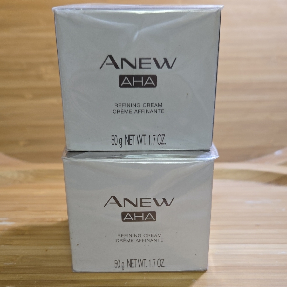Avon Anew AHA Refining Cream - Silver and White